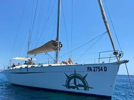 La barca a vela Beneteau Cyclades di Sulcis Sail Charter